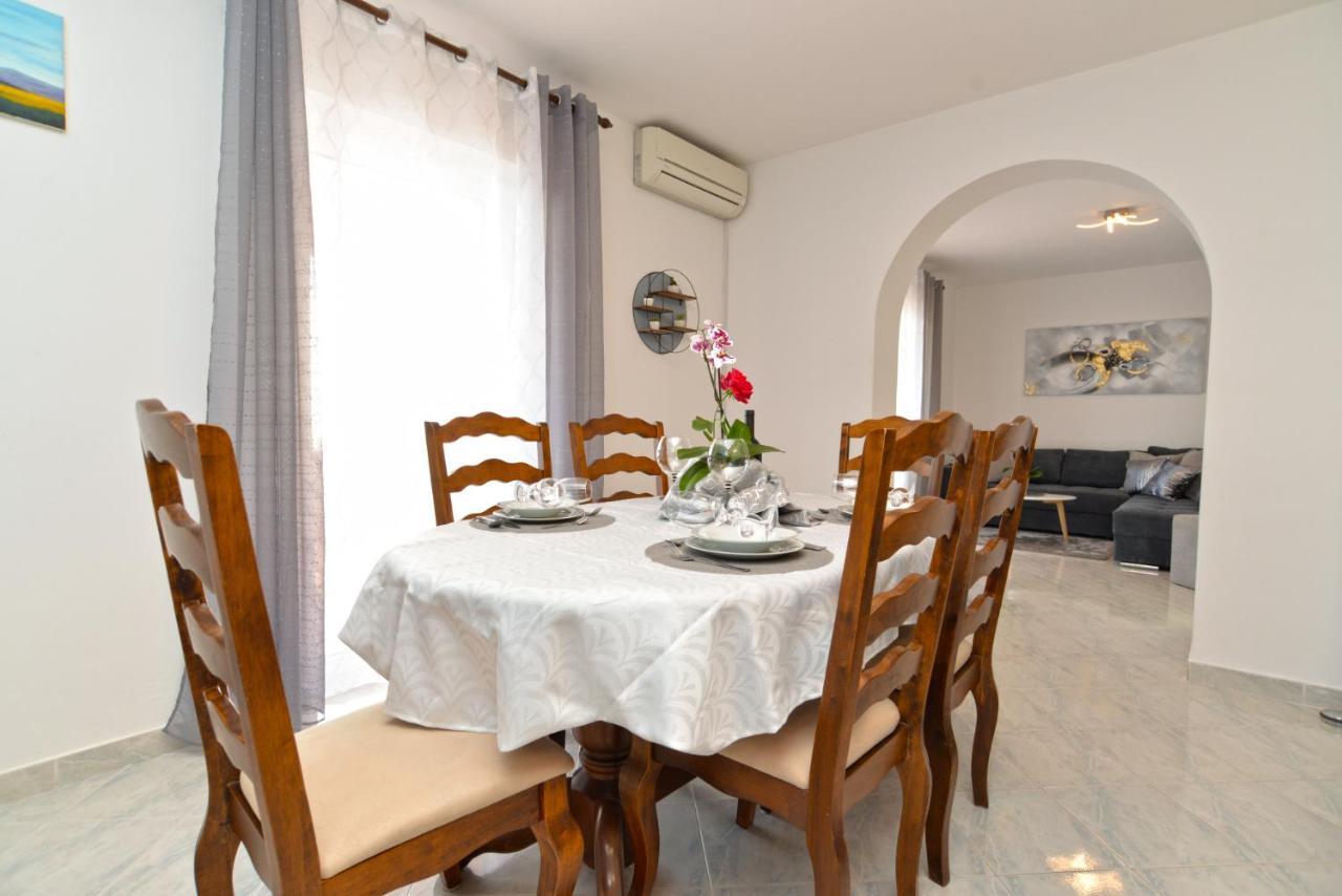 Apartments Violete 742 พูลา ภายนอก รูปภาพ