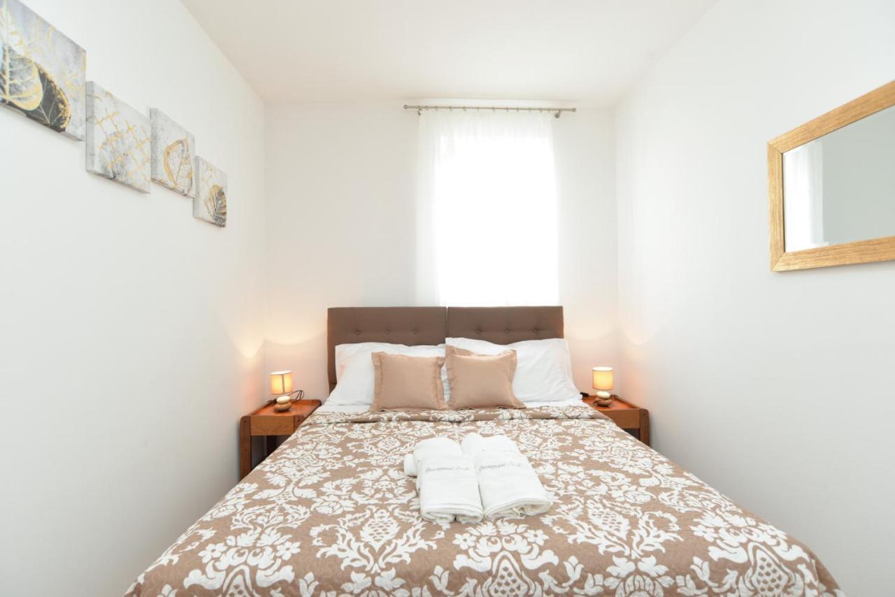Apartments Violete 742 พูลา ภายนอก รูปภาพ