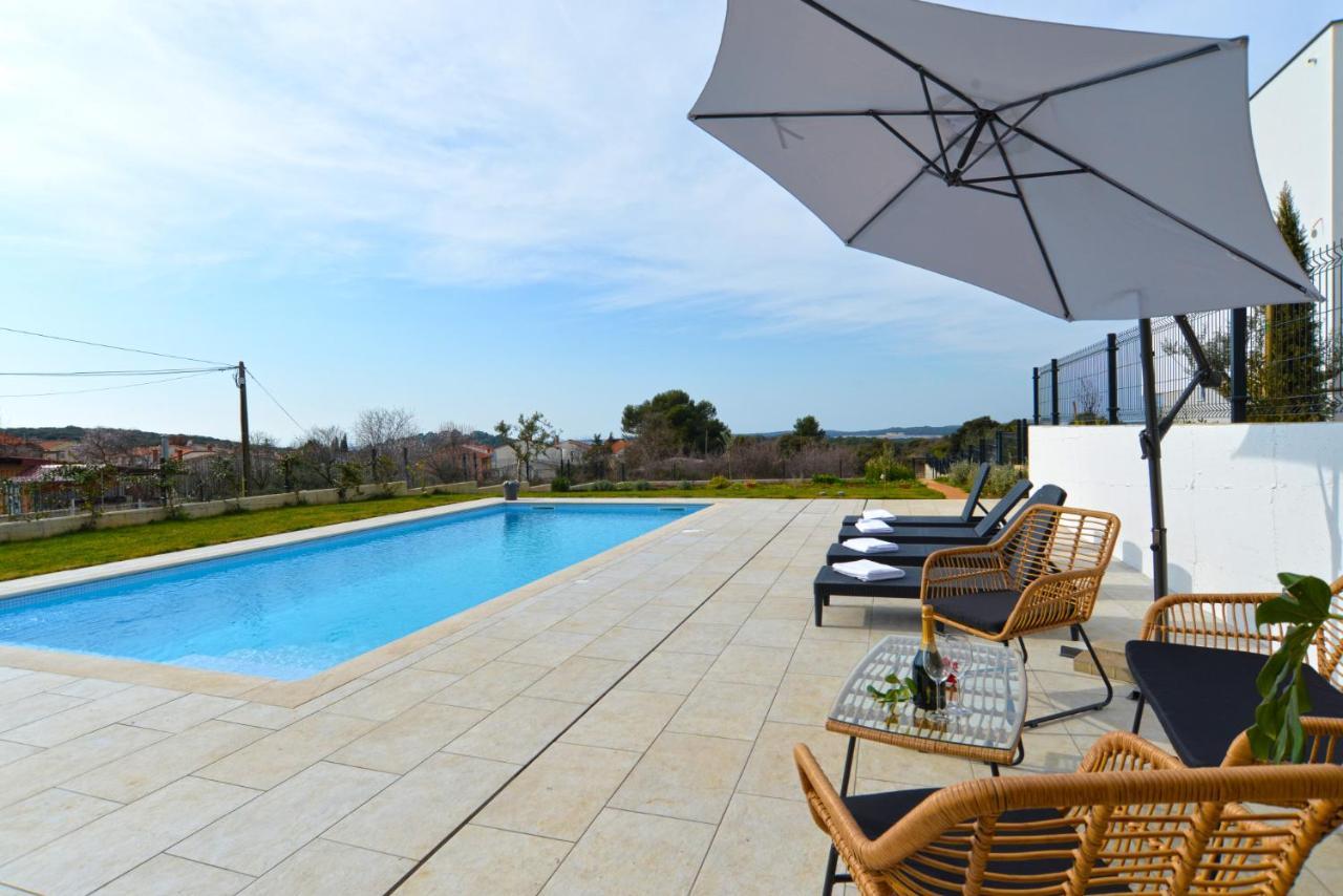 Apartments Violete 742 พูลา ภายนอก รูปภาพ